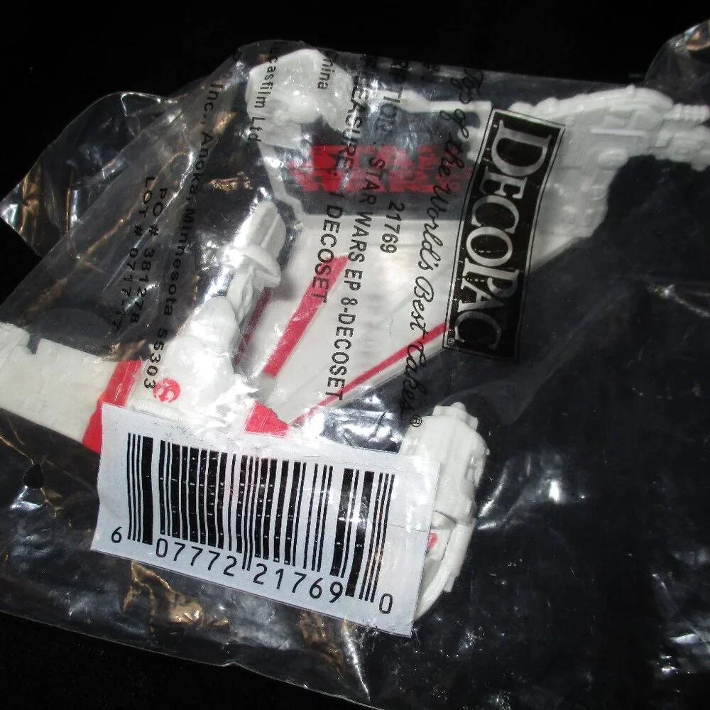 Vintage DecoPac Star Wars EP 8 Cake Topper NEW